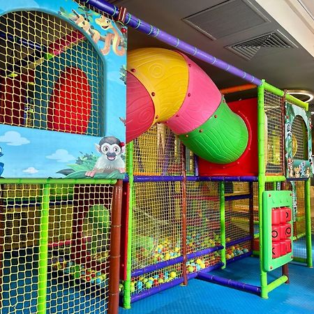 Hotel Pacific ティミショアラ エクステリア 写真