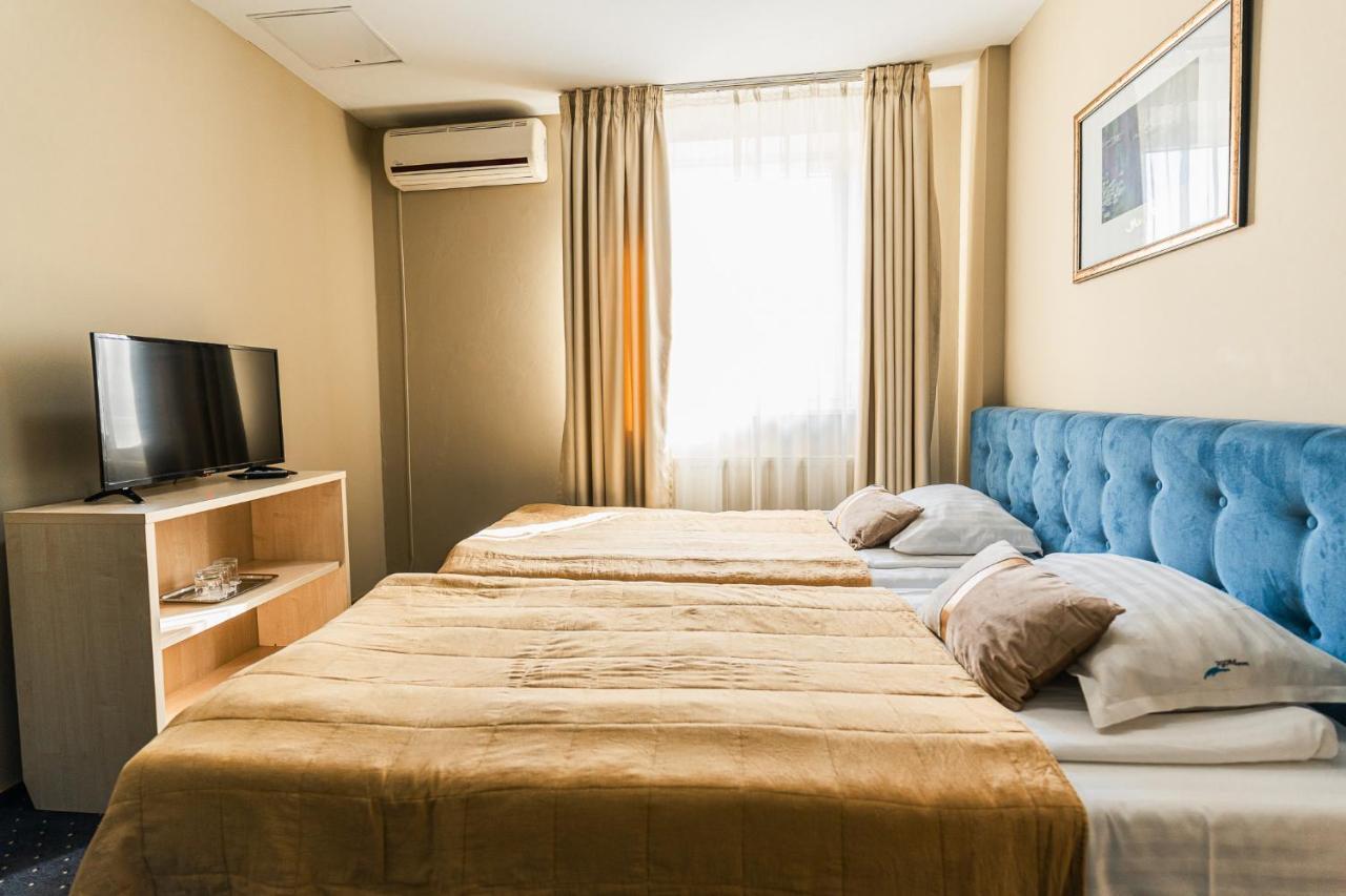 Hotel Pacific ティミショアラ エクステリア 写真