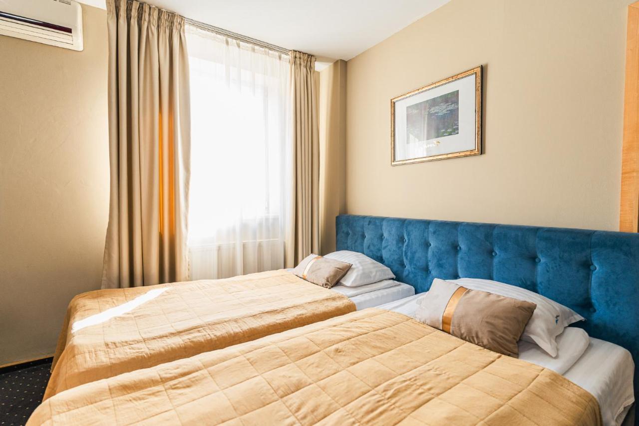 Hotel Pacific ティミショアラ エクステリア 写真
