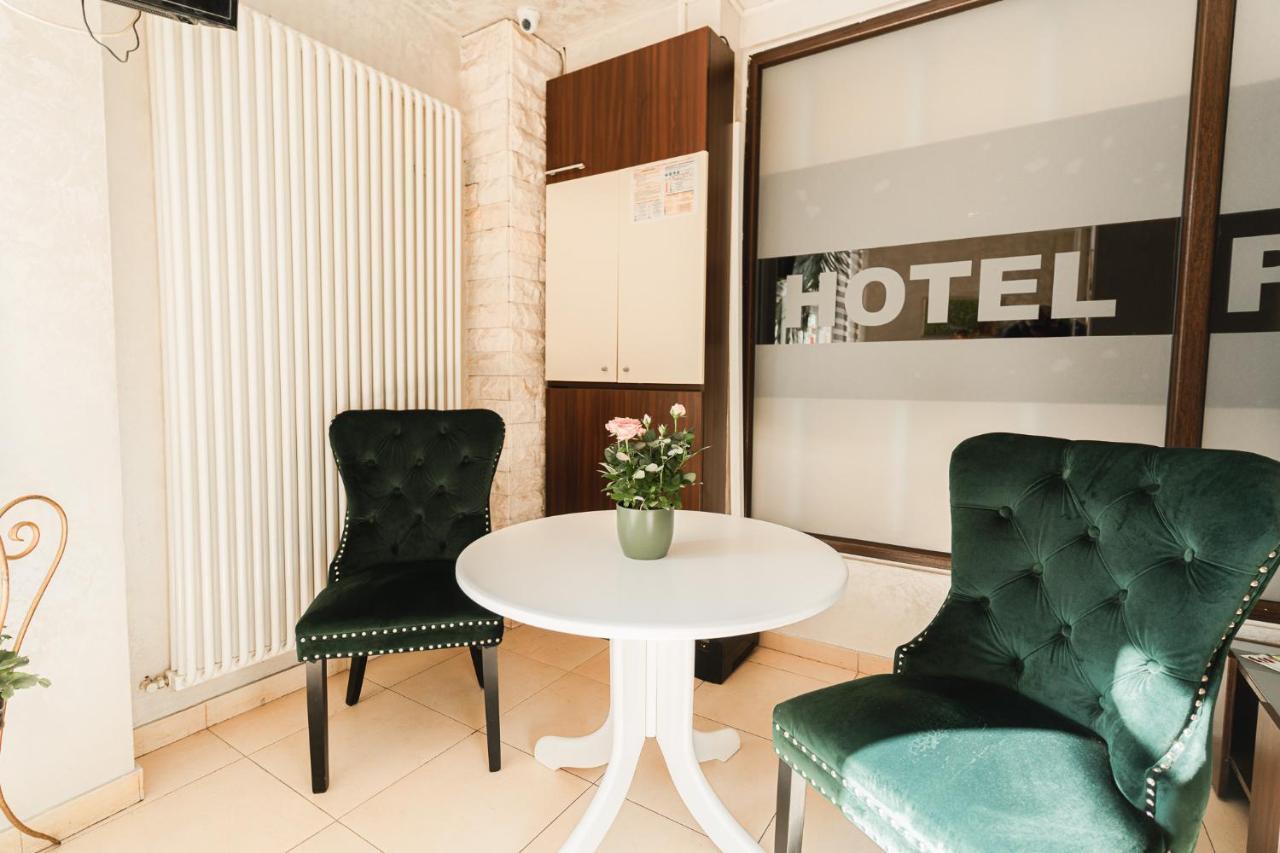 Hotel Pacific ティミショアラ エクステリア 写真